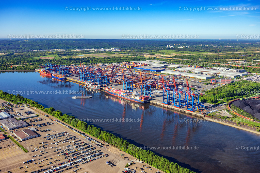 Hamburg_Altenwerder_Container_Terminal_ELS_1926090525 | HAMBURG 25.09.2025 Containerterminal HHLA Container Terminal Altenwerder (CTA) am Ufer der Elbe im Stadtteil Altenwerder in Hamburg. Weiterführende Informationen bei: Hafen Hamburg Marketing e.V. (HHM). // Container Terminal HHLA Container Terminal Altenwerder (CTA) on the Elbe riverbank in the Altenwerder part of Hamburg in Germany. Further information at: Hafen Hamburg Marketing e.V. (HHM). Foto: Martin Elsen