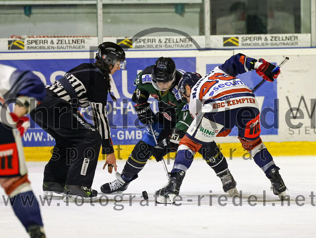 2023-03-07_140_TSV_Erding_gegen_ESC_Kempten | Erding, Deutschland, 07.03.2023:
Eishockey, Bayernliga Playoffs 2022 / 2023, Viertelfinale, TSV Erding gegen ESC Kempten, Endergebnis: 9:3

Sebastian Busch (Erding Gladiators, #11), Eric Nadeau (ESC Kempten, #96)

Foto: Christian Riedel / fotografie-riedel.net