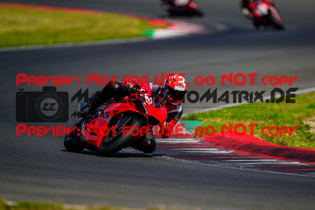 MaZZes_FotoMatrix_240725_6007705_9816 | ROT