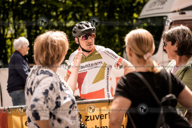 Eierlesen 2026 | Sie wurden bei einem Event oder Sportanlass fotografiert? Hier finden sie ihre Bilder! - Realisiert mit Pictrs.com