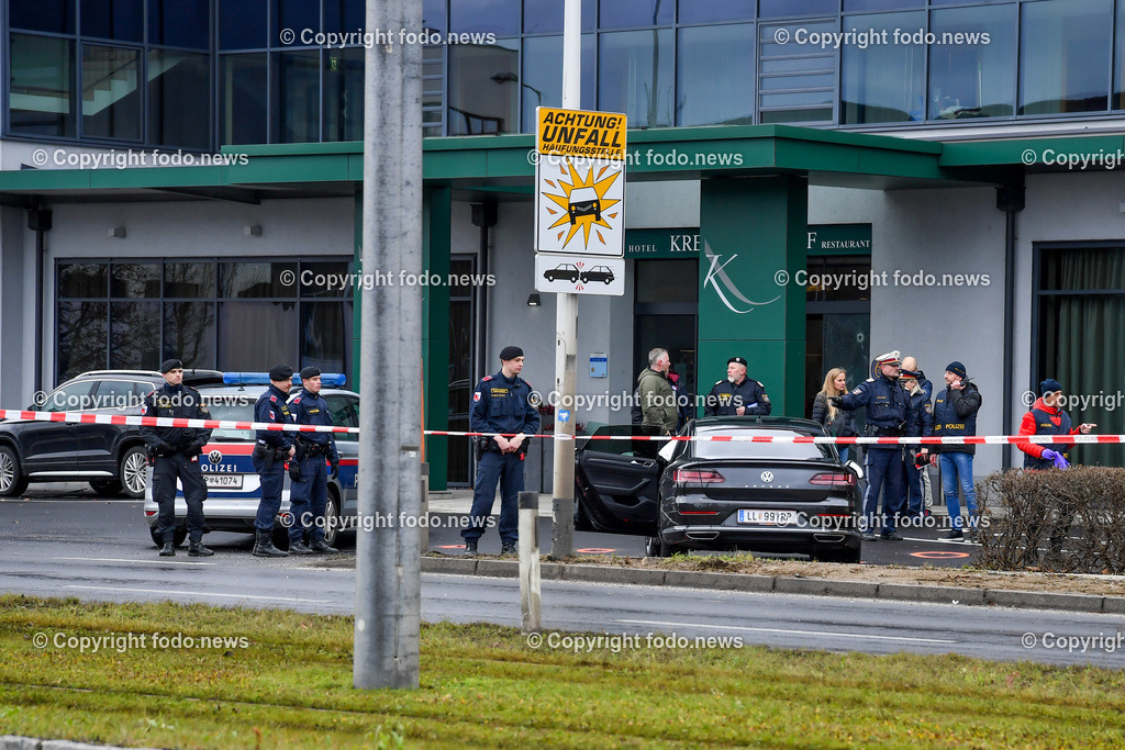 Polizeieinsatz Mordversuch_ Polizei_ Leonding_ 09.01.2023-22 | 09.01.2023, Polizeieinsatz Leonding, AUT, im Bild, Polizeieinsatz Mordversuch, Polizei, Fahndung, Tatort, Kremstalerhof, Unfallfahrzeug zwei, Ort der Festnahme, Spurensicherung