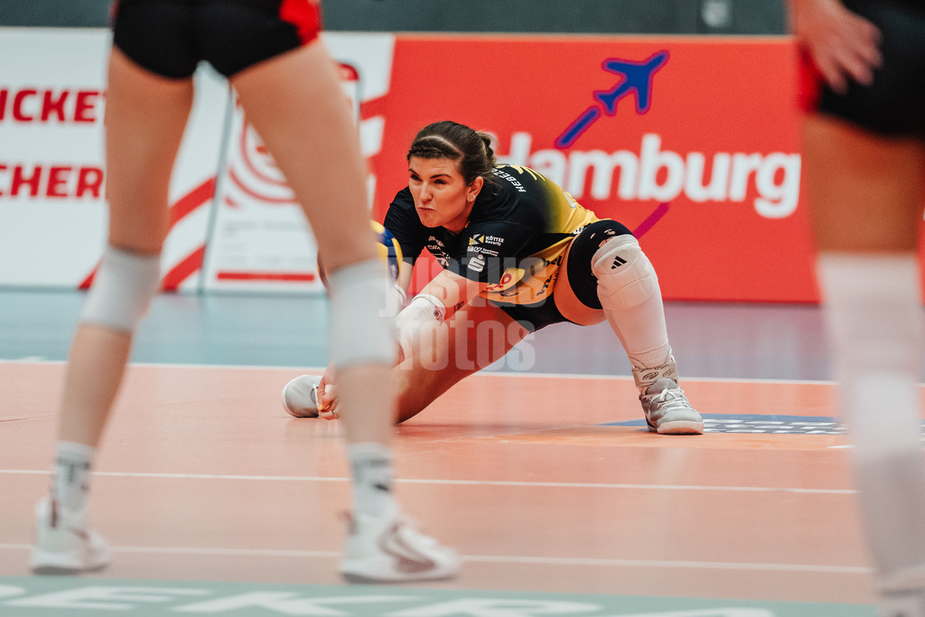 Volleyball | Frauen | Saison 2025/2026 | Volleyball Bundesliga | ETV Hamburger Volksbank Volleys vs. VfB Suhl LOTTO Thüringen | 07.03.2026 | Mackenzie Foley (#8, VfB Suhl LOTTO Thüringen) nimmt den Ball an