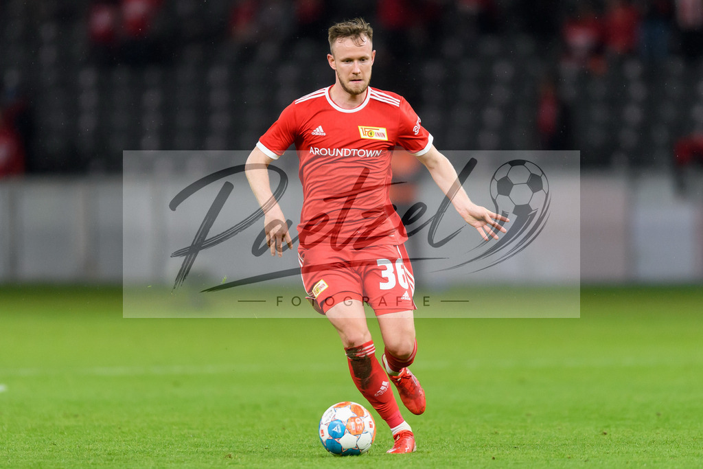 FCUKUO20210826_190 | Fussball, Herren: Cedric Teuchert (1.FC Union Berlin) in Aktion, am Ball, Einzelaktion beim Spiel der UEFA Conference League zwischen 1. FC Union Berlin und Kuopion PS im Olympiastadion am 26.08.2021 in Berlin, Deutschland. - Realisiert mit Pictrs.com