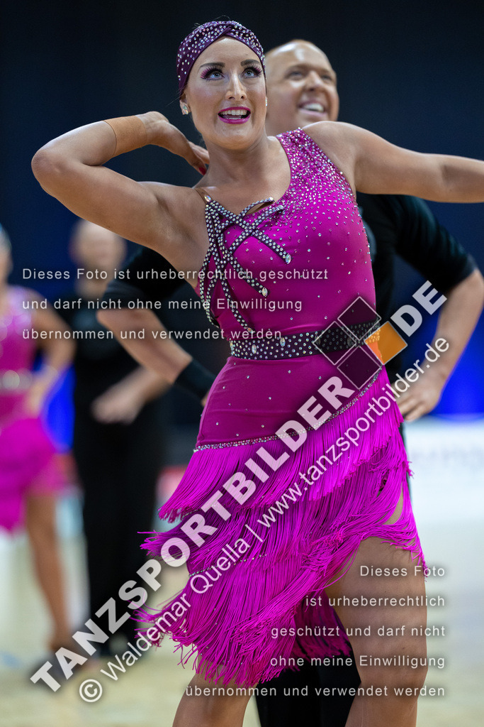 20230513-02245 | Hier finden Sie Tanz Bilder vom Latein und Standard Formationen tanzen. Sportbilder vom Tanzsport. Schöne Fotos und von Weltmeisterschaft, Europameisterschaft, Bundesliga, Regionalliga, Oberliga und Landesliga sowie von GOC Stuttgart, DanceComp, WM Bremen