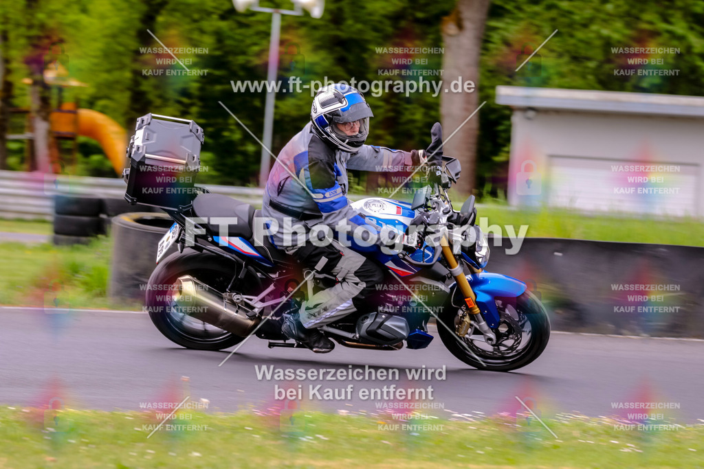 MotoTeamVBK-20650 | Hier findet Ihr Bilder von Touristenfahrten auf der Nürburgring Nordschleife oder von anderen Veranstaltungen die ich besucht habe. Viel Spass beim Durch Schauen 