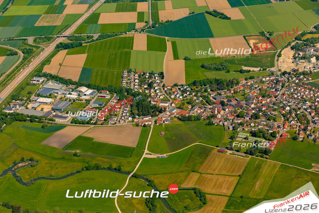 Das Luftbild zeigt : Täfertingen Neusäß - Die Luftaufnahme wurde 2024 vom UL-Flugzeug aus erstellt ( keine Drohne ) - Hochauflösende Luftaufnahme - Für grossformatige Ausdrucke geeignet. Die Geschenkidee !Mit Lizenz und Bildrechte bestellbar