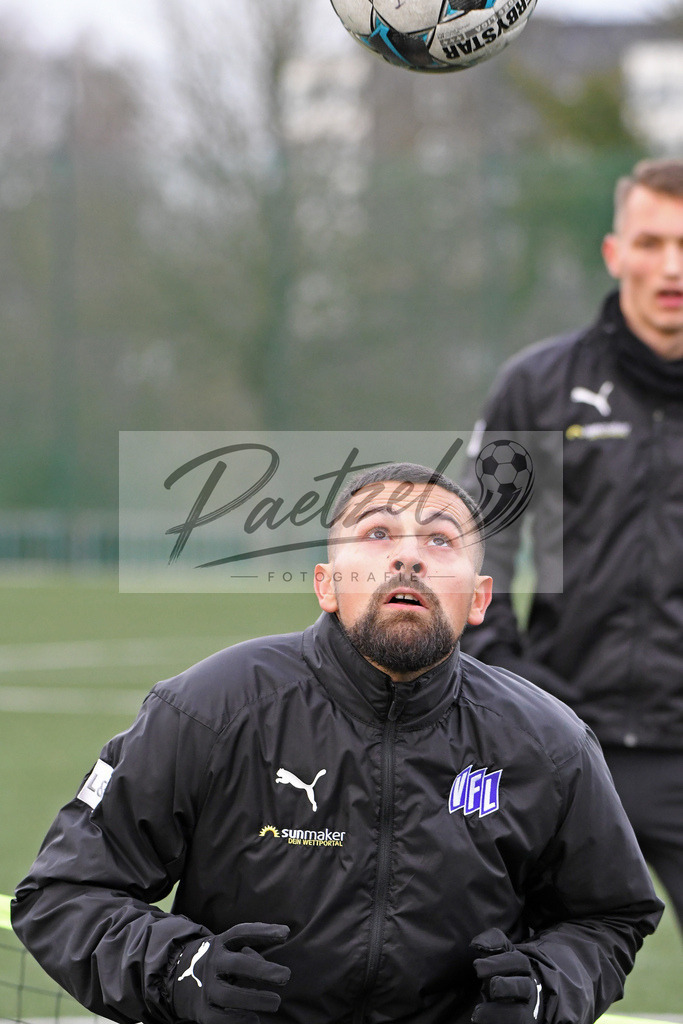 20200131_TRAOSN_0130 | Fußball, Herren: Marcos Alvarez (VfL Osnabrueck) in Aktion, am Ball, Einzelaktion waehrend der Trainingseinheit des VfL Osnabrueck im Sportpark Illoshoehe am 31.01.2020 in Osnabrueck, Deutschland. - Realisiert mit Pictrs.com