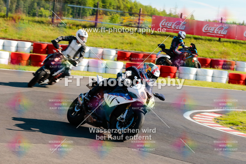 Moto-TeamOBK-21082 | Hier findet Ihr Bilder von Touristenfahrten auf der Nürburgring Nordschleife oder von anderen Veranstaltungen die ich besucht habe. Viel Spass beim Durch Schauen 