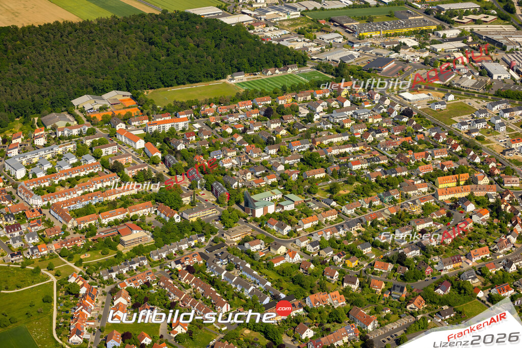Das Luftbild zeigt  Veitshöchheim - Die Luftaufnahme wurde 2023 vom UL-Flugzeug aus erstellt ( keine Drohne ) - Hochauflösende Luftaufnahme - Für grossformatige Ausdrucke geeignet. Die Geschenkidee !Mit Lizenz und Bildrechte bestellbar