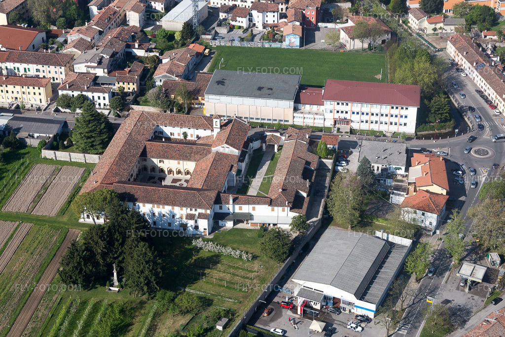 Aerial view: View of the town in San Vito al Tagliamento in the state Pordenone, Italy.Photo: IMG_098883.jpg taken on 04/08/2017 by Werner Riehm/FLY-FOTO.comResolution of the original: 4686 x 3124 px