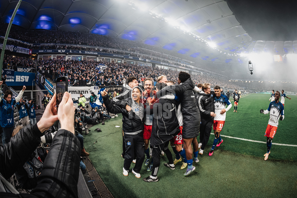 Fußball | Männer | Saison 2025/2026 | 1. Fußball-Bundesliga | 13. Spieltag | Hamburger SV vs. SV Werder Bremen | 07.12.2025 | Torjubel Yussuf Poulsen (#15, HSV)