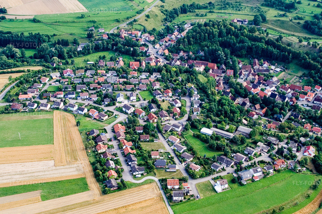 Luftbild: Ortsansicht von Norden im Ortsteil Reusten in Ammerbuch im Bundesland Baden-Württemberg in Deutschland. Foto: IMG_12275.jpg vom 02.08.2008 durch Werner Riehm/FLY-FOTO.de
