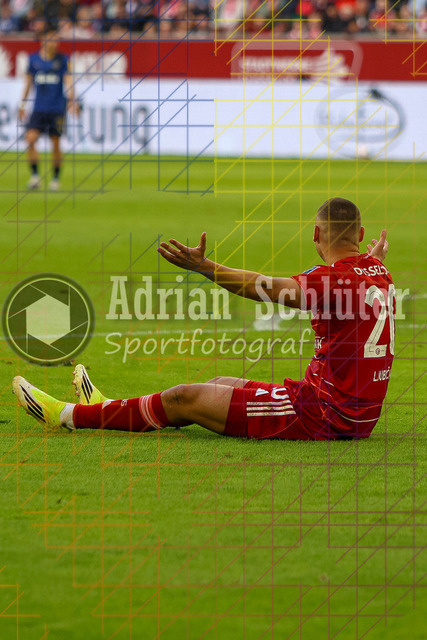 10.04.2026, GER, Fussball, Herren, 2. BL, Saison 2025/2026, Fortuna Düsseldorf - Holstein Kiel | Marin Ljubicic (Fortuna Düsseldorf) beschweret sich über ein nicht gegebenes Foul