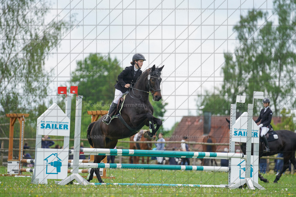 20240509-FAH02591 | Turnierbilder der Turnierfotografen Bayern, Pferdesport Fotografie, Reitsportbilder, Turnier Landberg am Lech, Turnierbilder bayern, Fotoagentur Herrmann