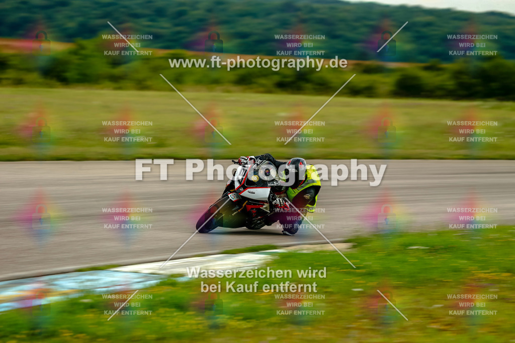 Chambley Juli-3227 | Hier findet Ihr Bilder von Touristenfahrten auf der Nürburgring Nordschleife oder von anderen Veranstaltungen die ich besucht habe. Viel Spass beim Durch Schauen 