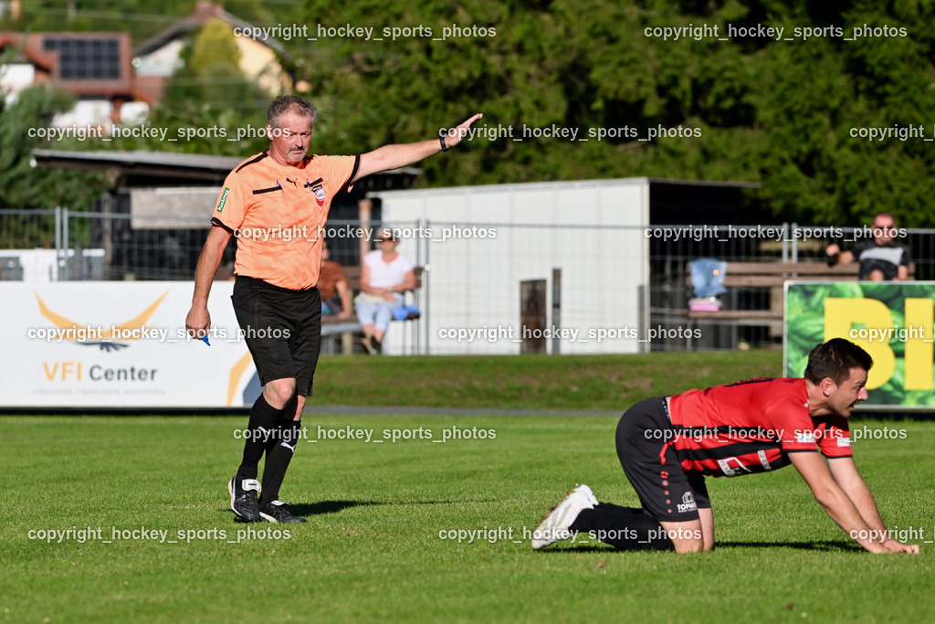 ATUS Nötsch vs. Thal Assling | Karl Krenn Referee, #10 Andreas Orter ATUS Nötsch, ATUS Nötsch vs. Thal Assling, ATUS Nötsch vs. Thal Assling am 31.08.2025 in Nötsch (Dobratsch Arena), Austria, (Photo by Bernd Stefan)