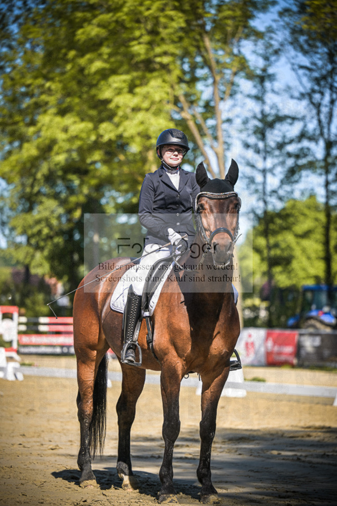 DOS_4483 | Entdecke hochwertige Reitturnierfotos von Foto Oger. Professionell, emotional und authentisch – jetzt Lieblingsmomente im Shop bestellen.Deutschlandweite Turnierfotografie. - Realisiert mit Pictrs.com