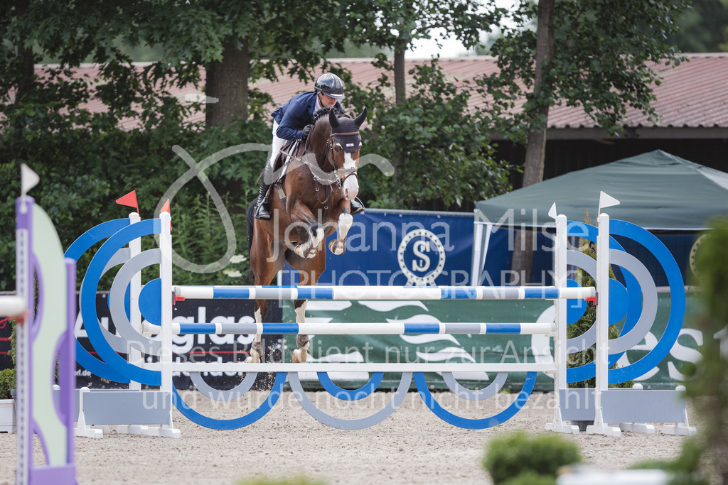 220614_Mühlen_SprPfM-620 | Late Entry Mühlen
Springprüfung Kl.M* 6-8j. Pferde gl. Einlaufprüfung für 6j. Pferde
14.06.2022