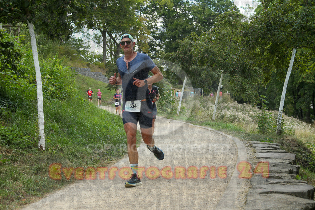 250824_1406_EX1_4943 | Sportfotografie im Rhein-Sieg Kreis, Köln, Bonn, NRW, Rheinland Pfalz, Hessen, etc. Unser Tätigkeitsfeld umfasst den Laufsport vom Volkslauf über den Marathon, Duathlon, Triathon bis zum Ultralauf wie Kölnpfad Ultra oder Schindertrail.