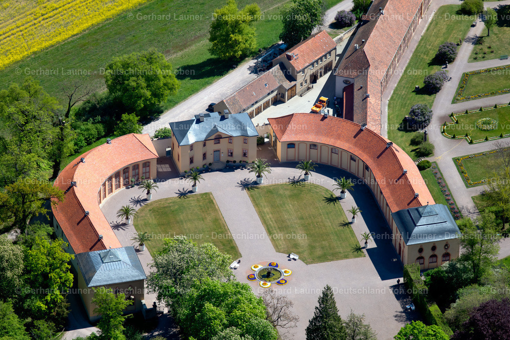 4026919 | WEIMAR 07.05.2020 Gebäudekomplex im Schloßpark von Schloß Belvedere in Weimar im Bundesland Thüringen, Deutschland. Weiterführende Informationen bei: Klassik Stiftung Weimar. // Building complex in the park of the castle Belvedere in Weimar in the state Thuringia, Germany. Further information at: Klassik Stiftung Weimar. Foto: Gerhard Launer