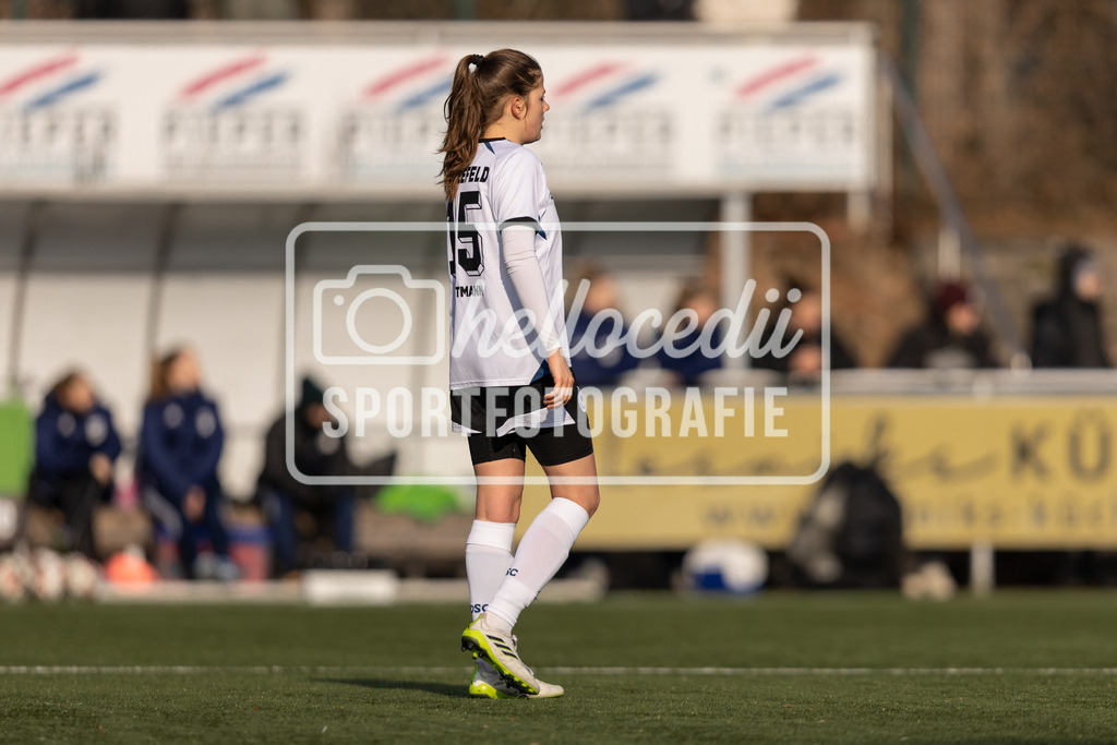 Fußball I Frauen I Saison 2025-2026 I Testspiel I BW Hollage - DSC Arminia Bielefeld I 15.02.2026-034 | Lea Bultmann (15, DSC Arminia Bielefeld) - Realisiert mit Pictrs.com