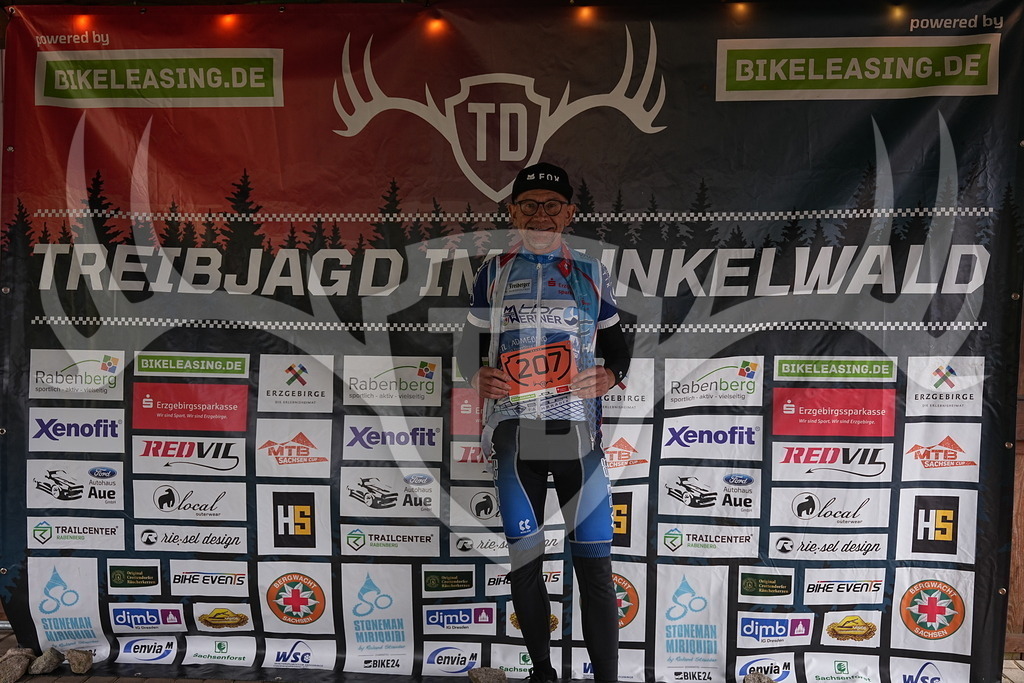 A1_09503 | Fotogalerie der Treibjagd im Dunkelwald - Dein MTB Etappenrennen im Erzgebirge - Realisiert mit Pictrs.com