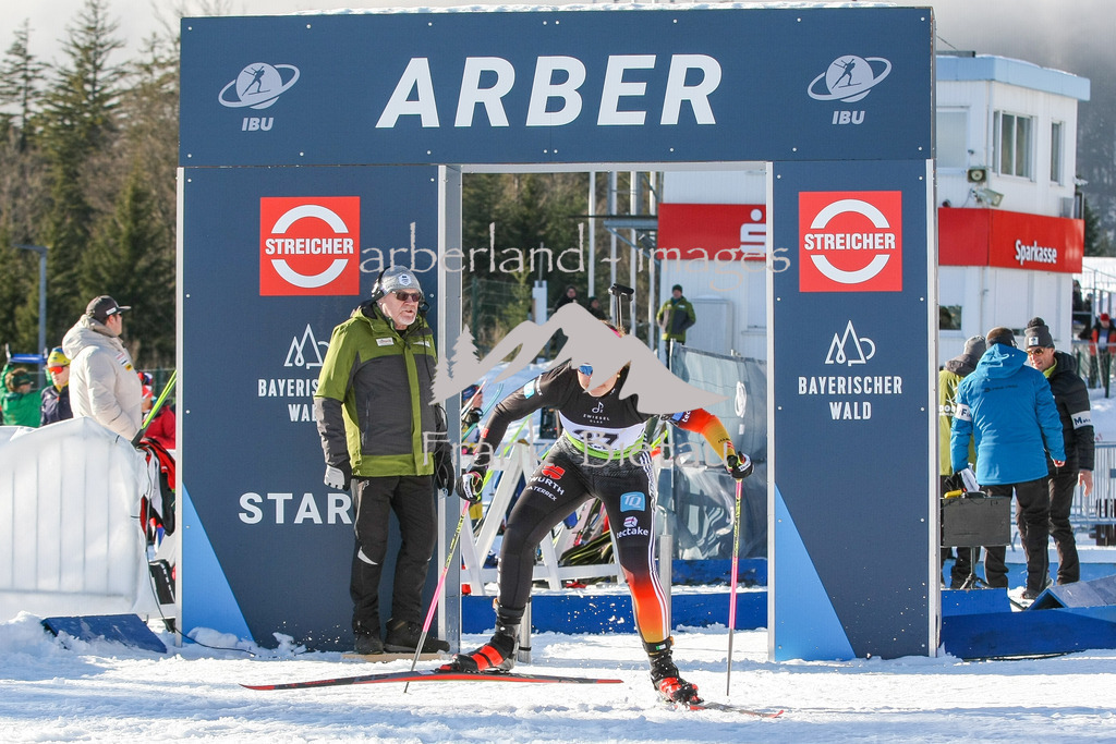 993T1945 | Stefanie Scherer