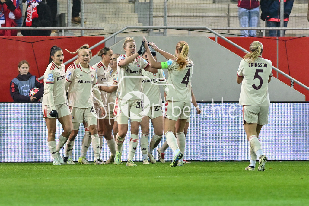 FC Bayern München Frauen - Juventus Turin Frauen | Jubel nach dem Treffer zum 2-0 fuer die FCB Frauen durch Pernille HARDER (FCB #21) / Freude / Happy / Tor / Torschuetzin / Womens Champions League: FC Bayern Frauen - Juventus FC, FC Bayern Campus am 12.12.2024