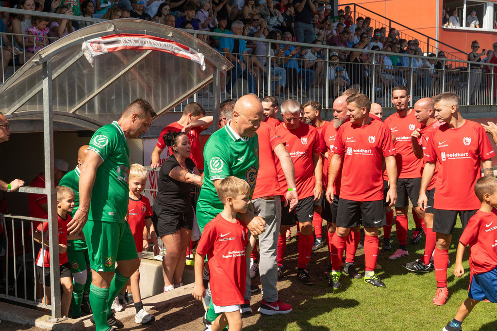 Spiel-0056_Legenden ASK-RAPID | Fotodoku 80 Jahre ASK-Loosdorf: Legendenmatch ASK-Loosdorf - Rapid WIENSponsoren, Mannschaften, Begrüßung, Interviews, das Spiel, Besucher, Fans, Stimmung.