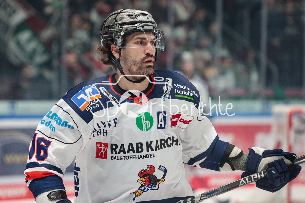 Augsburger Panther - Iserlohn Roosters | Hubert LABRIE (IEC #16) in Aktion