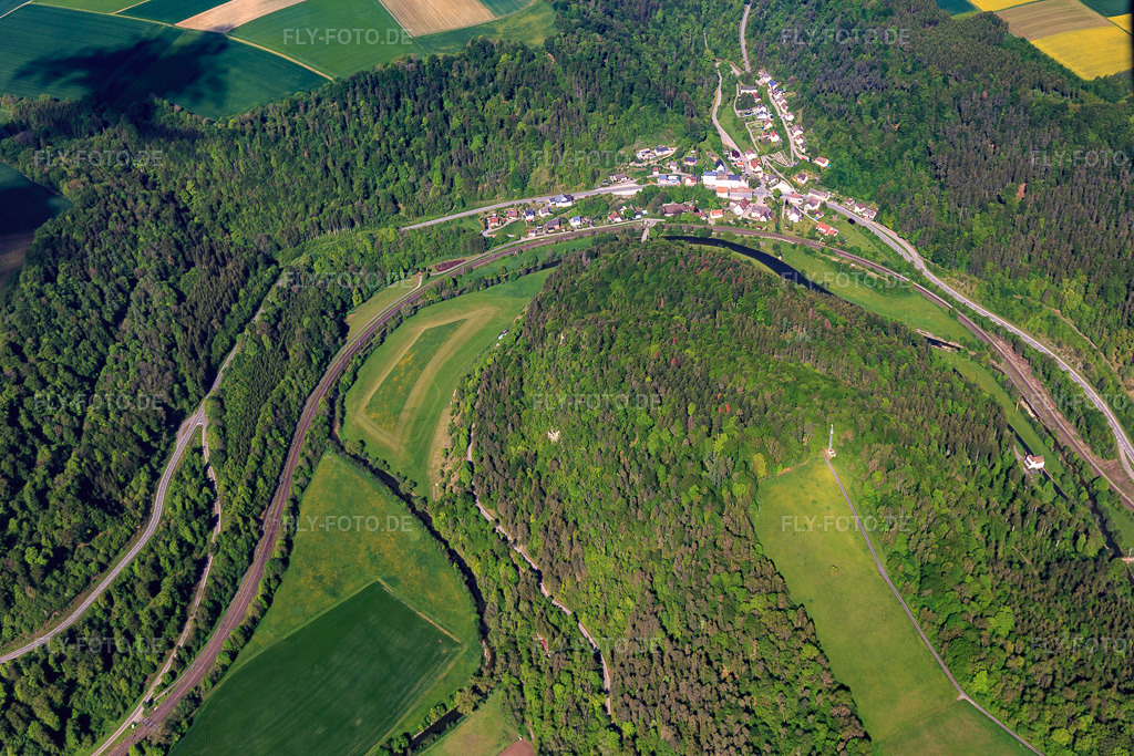 Luftbild: Neckarschleife von Osten im Ortsteil Talhausen in Epfendorf im Bundesland Baden-Württemberg in Deutschland. Foto: IMG_114514.jpg vom 30.05.2019 durch Werner Riehm/FLY-FOTO.de