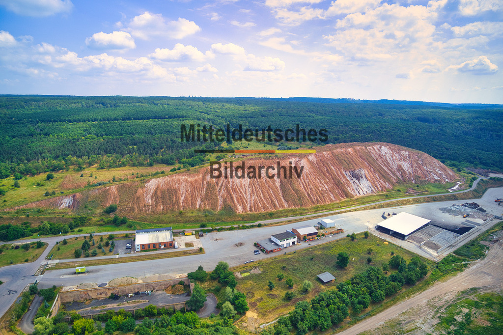 roßleben_2_0030 | Die schönsten Luftbilder von Sachen-Anhalt & Mitteldeutschland als Bilddatenbank zur kommerziellen Nutzung. Nutzen Sie unsere Erfahrung seit 2005 in der Luftbildfotografie. - Realisiert mit Pictrs.com