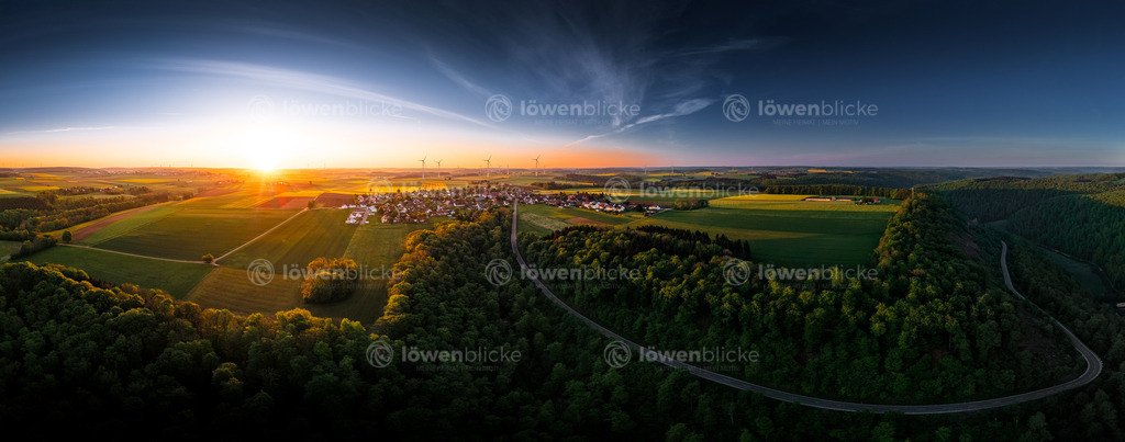 Sonnenaufgang auf der Alb hinter Steinenkirch | löwenblicke | shop