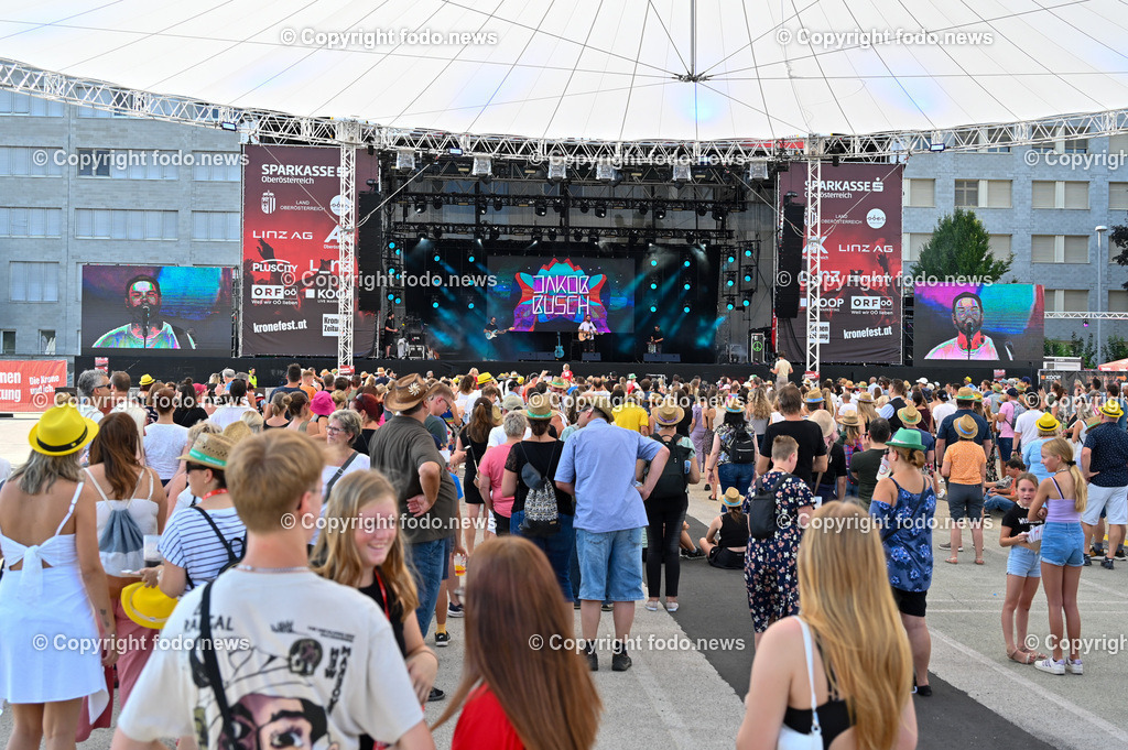 Linzer Kronefest 2023_ 18.08.2023-17 | 18.08.2023, Linzer Kronefest 2023, AUT, im Bild Linzer Kronefest 2023, 

Jakob Busch, Zuschauer, Menschen, Stimmung