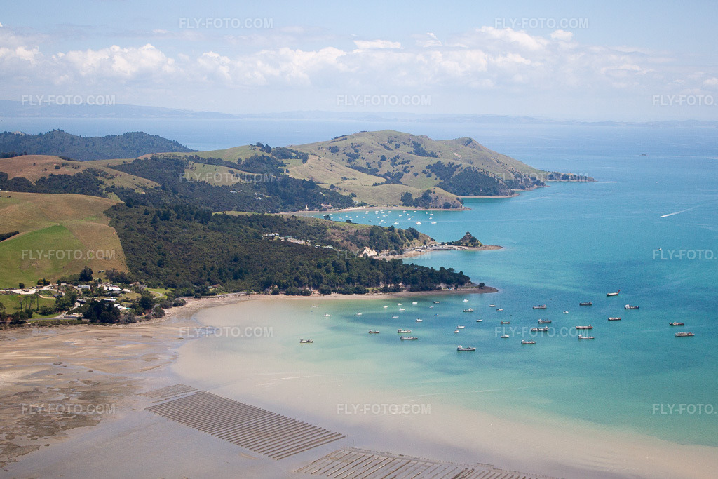 Aerial view: View of the town in the district Te Kouma in Coromandel in the state Waikato, New Zealand. – Photo: IMG_55583.jpg taken on 01/12/2013 by Werner Riehm/FLY-FOTO.com – Resolution of the original: 4508 x 3006 px