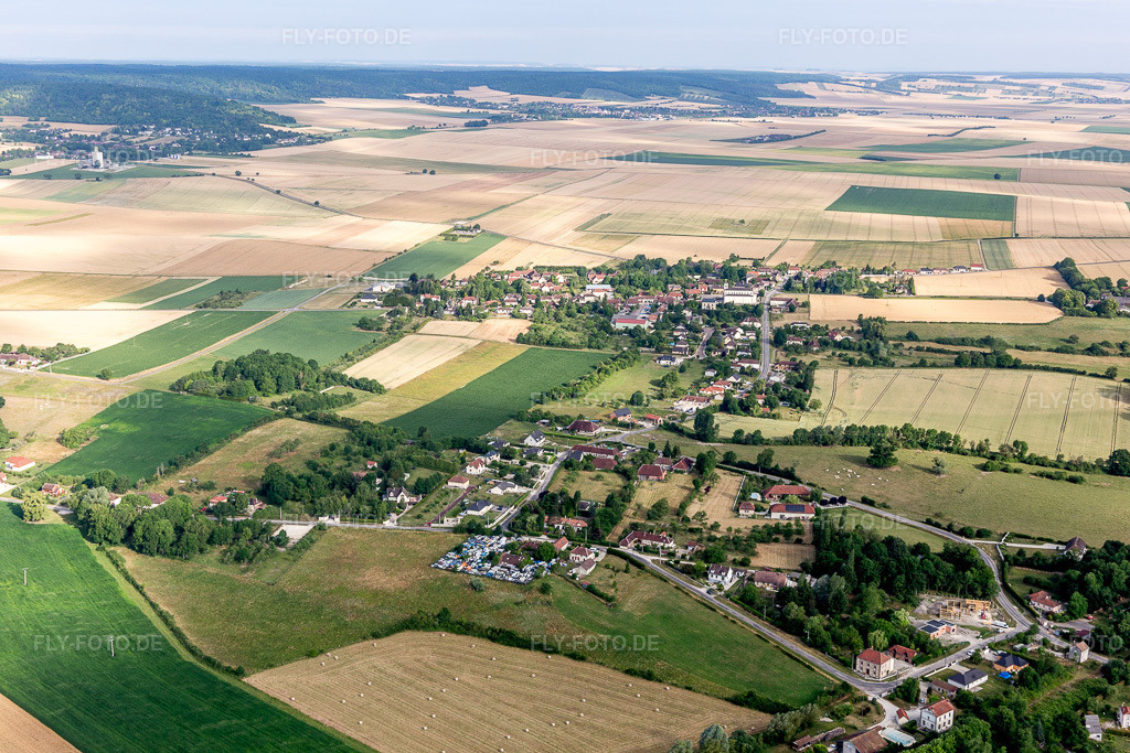 Luftbild: Ortsansicht in Villy-le-Bois im Bundesland Aube in Frankreich. Foto: IMG_101329.jpg vom 25.06.2017 durch Werner Riehm/FLY-FOTO.de