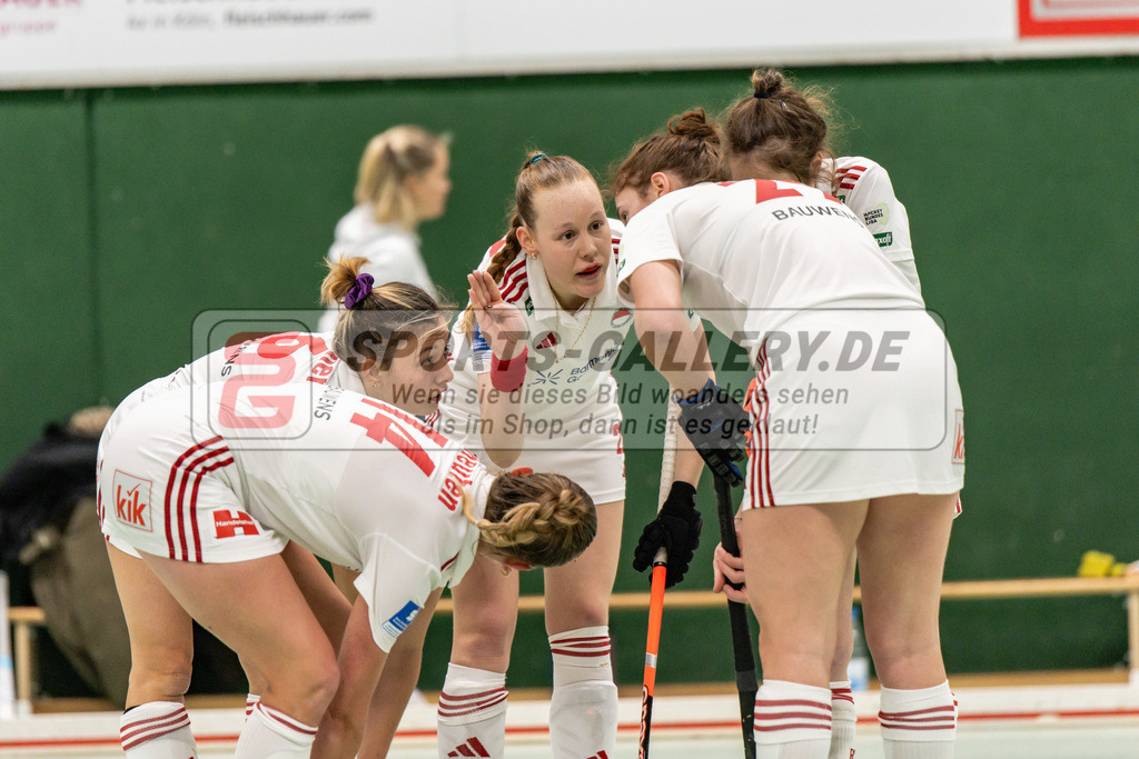 SFE_20250112_0062 | Köln, Deutschland, 12.01.2025:  ßHockey 1. Bundesliga Damen Rot-Weiss Köln - Schwarz-Weiß Köln im KTHC Stadion Rot-Weiss Köln Tennis and Hockey Club am 12.01.2025 in Köln, Deutschland. (Foto von Stephan Fehrmann)Köln, Germany, 12.01.2025: ßHockey 1. Bundesliga Damen Rot-Weiss Köln - Schwarz-Weiß Köln in KTHC Stadion Rot-Weiss Köln Tennis and Hockey Club at 12.01.2025 in Köln, Deutschland. (Foto from Stephan Fehrmann)