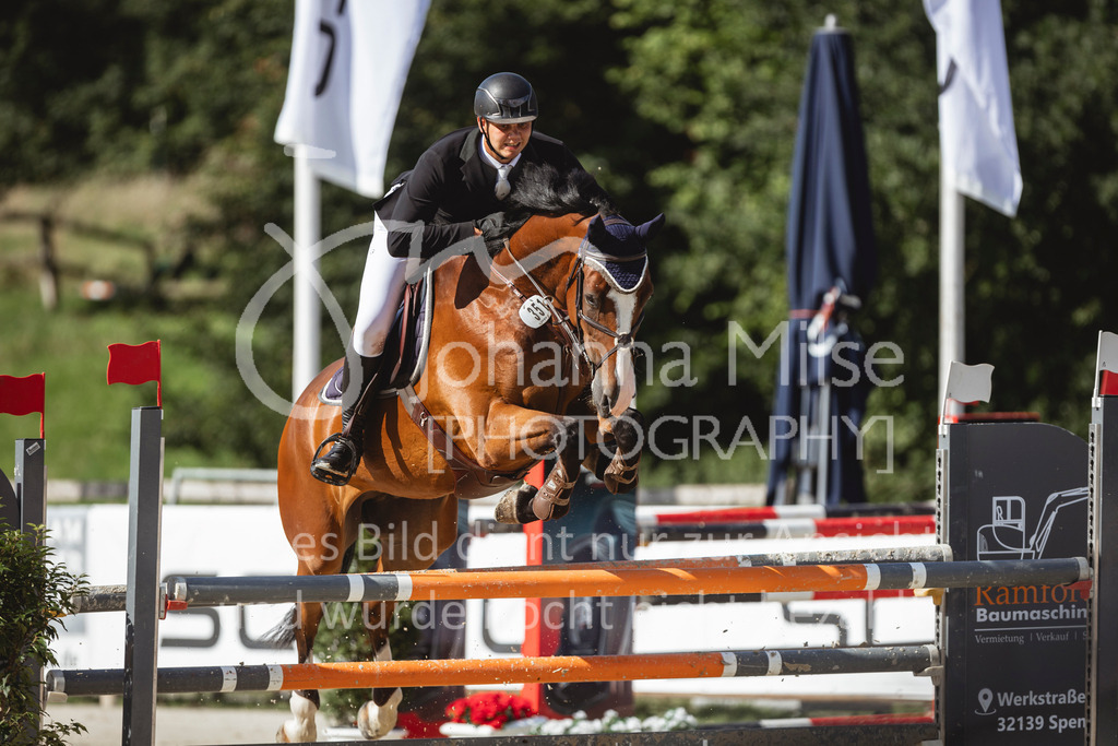 240714_BHO_M2-Spr-1-221 | Deine schönsten Turniermomente als professionelle Fotos! Entdecke hochwertige Pferdesport-Fotografie im Online-Shop. Jetzt Fotos finden & bestellen!