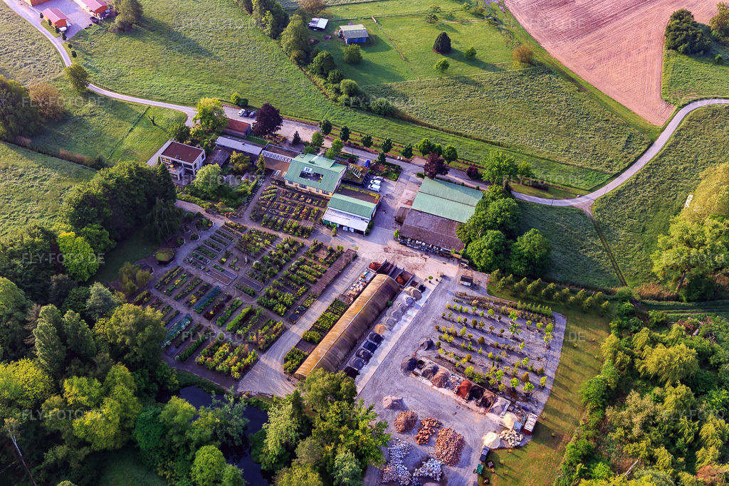 Luftbild: Bienwald Baumschule / Greentec in Berg im Bundesland Rheinland-Pfalz in Deutschland. Foto: IMG_114035.jpg vom 23.05.2019 durch Werner Riehm/FLY-FOTO.deWWW.BIENWALD-BAUMSCHULE.DE
