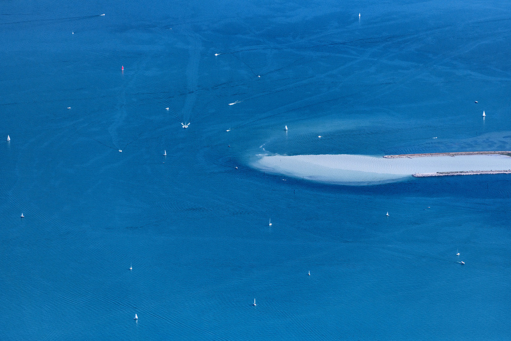 dr__0059155.jpg | HARD 20.08.2020 Uferbereiche entlang der Fluß- Mündung des Rhein in den Bodensee im Ortsteil In der Schanz in Hard in Vorarlberg, Österreich. // Riparian areas along the river mouth of the Rhine river in Lake constanz in the district In der Schanz in Hard in Vorarlberg, Austria. Foto: Daniel Reiter