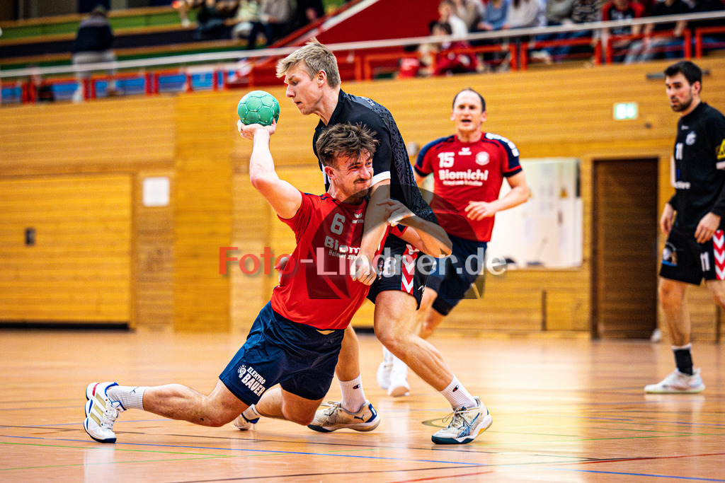 TSV Weiheim gegen SC U´hofen-Germering II | Bezirksliga Handball Herren 2024/25, TSV Weiheim gegen SC U´hofen-Germering II, 20250118,Andreas KUNZ (TSV Weilheim 6) im Zweikampf,2025-01-18 in Weilheim (Jahnhalle)Andreas KUNZ (TSV Weilheim 6)Copyright: WolfgangxLindner