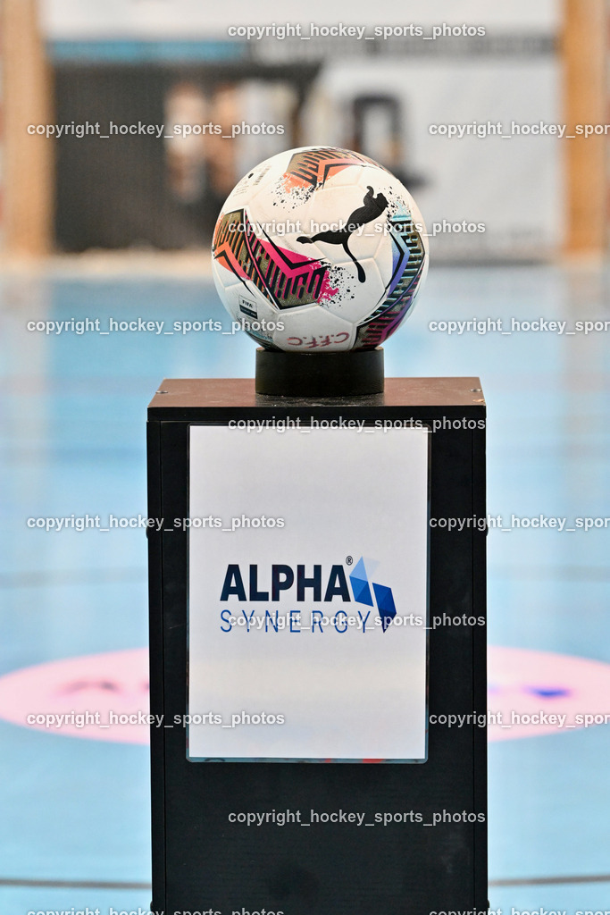Carinthia Flamengo Futsal Club vs. FC Ljuti Krajisnici | Ballspende Alpha Synergy, Puma Futsal-Ball, Carinthia Flamengo Futsal Club vs. FC Ljuti Krajisnici, Carinthia Flamengo Fusal Club vs. FC Ljuti Krajisnici am 12.10.2025 in Klagenfurt (Ballspielhalle Viktring), Austria, (Photo by Bernd Stefan)