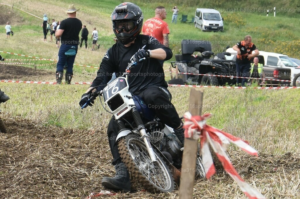 DSC_0224 (2) | Sportfotografie , Motorsport, Motoross, Reitsport, Mointainbike, Enduro,
Landschaft , Outdoor, Eventfotografie, Landschaft, Bilder online bestellen - Realisiert mit Pictrs.com