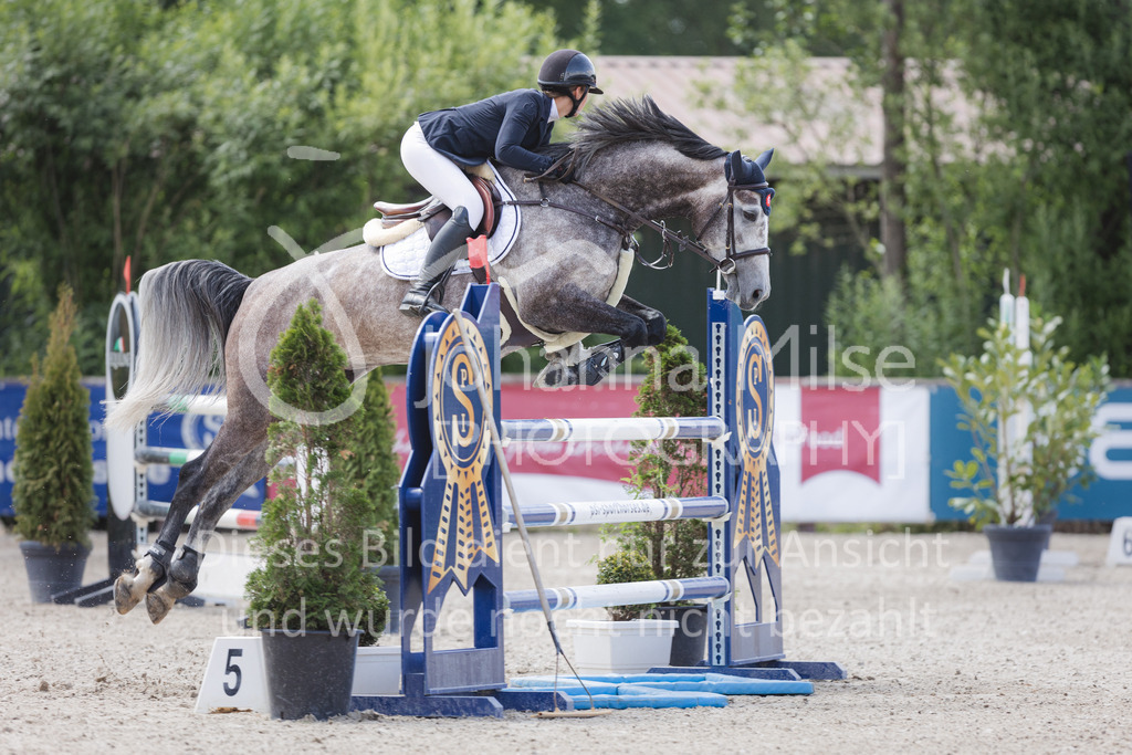 220614_Mühlen_SprPfM-673 | Late Entry Mühlen
Springprüfung Kl.M* 6-8j. Pferde gl. Einlaufprüfung für 6j. Pferde
14.06.2022