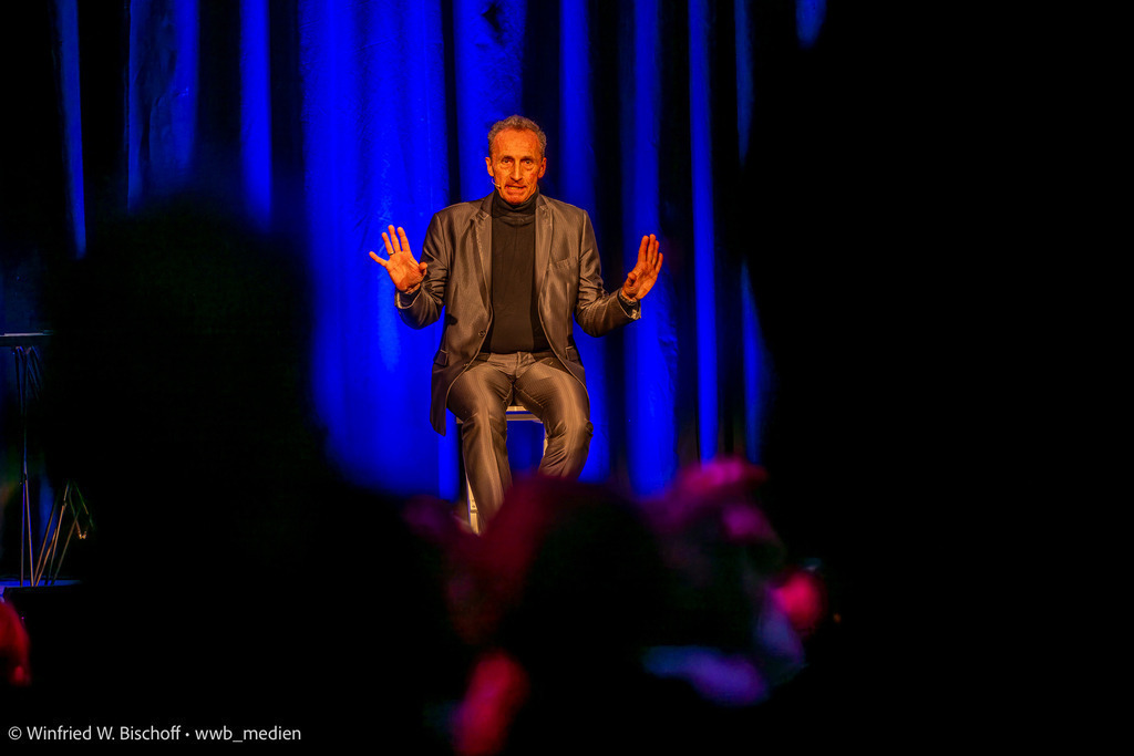 wwb-2412-0052 | <Fotografie> <Video> <Film> <Winfried Bischoff> - Realisiert mit Pictrs.com