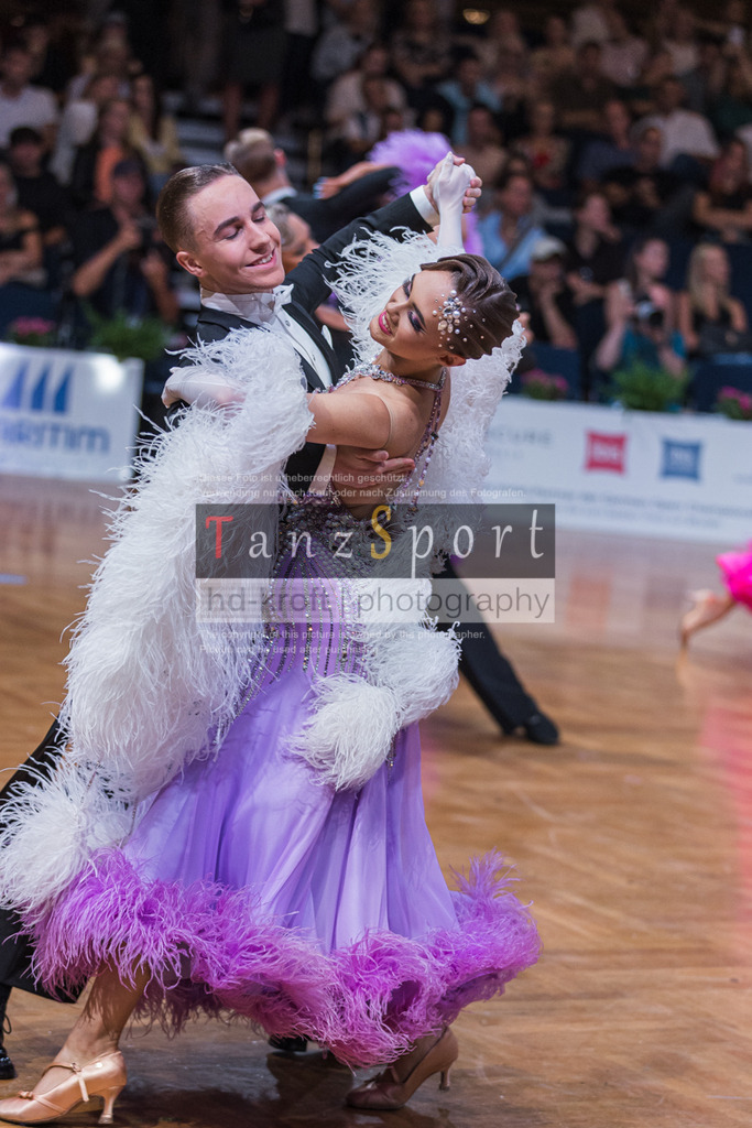 20250819_WDSF-Open-Std-Youth_0918 | Tanzsportbilder, Standardtanz, Lateintanz, WDSF, DTV, LTVB, dancecomp, goc, hessen tanzt, blaues band der spree, walzer, tango, wiener walzer, slowfox, quickstepp, samba, rumba, cha-cha-cha, paso doble. jive, hd-kroft photography, turniertanzsport