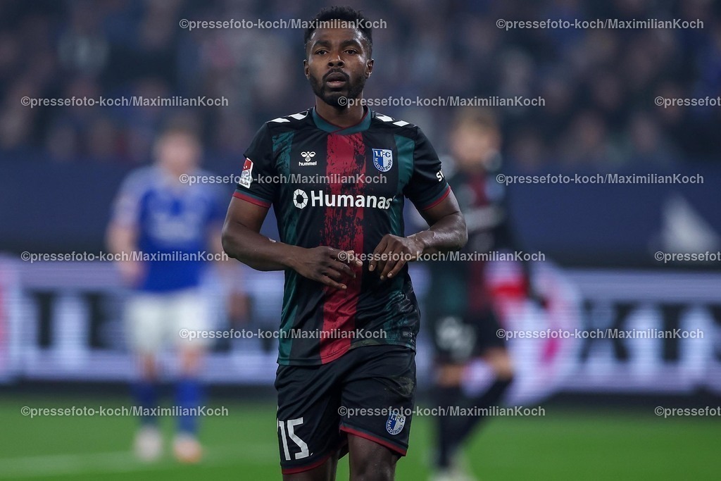 S0401022502123 | 01.02.2025, Fußball, FC Schalke 04 - 1. FC Magdeburg, 2.. Fußball Bundesliga, 20. Spieltag, Veltins-Arena Gelsenkirchen, Saison 2024 2025: Daniel Heber (1.FC Magdeburg #15)DFB regulations prohibit any use of photographs as image sequences and or quasi-video.