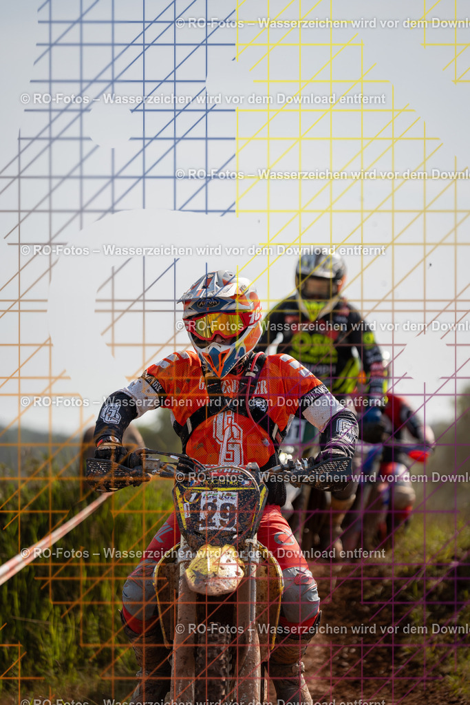 Wolfshausen 4 Lauf -932 | Sportfotografie von RO-Fotos: Motorsport, Motocross, Enduro, Laufveranstaltungen und Triathlon. Professionelle Fotos von Sportlern und Events. - Realisiert mit Pictrs.com