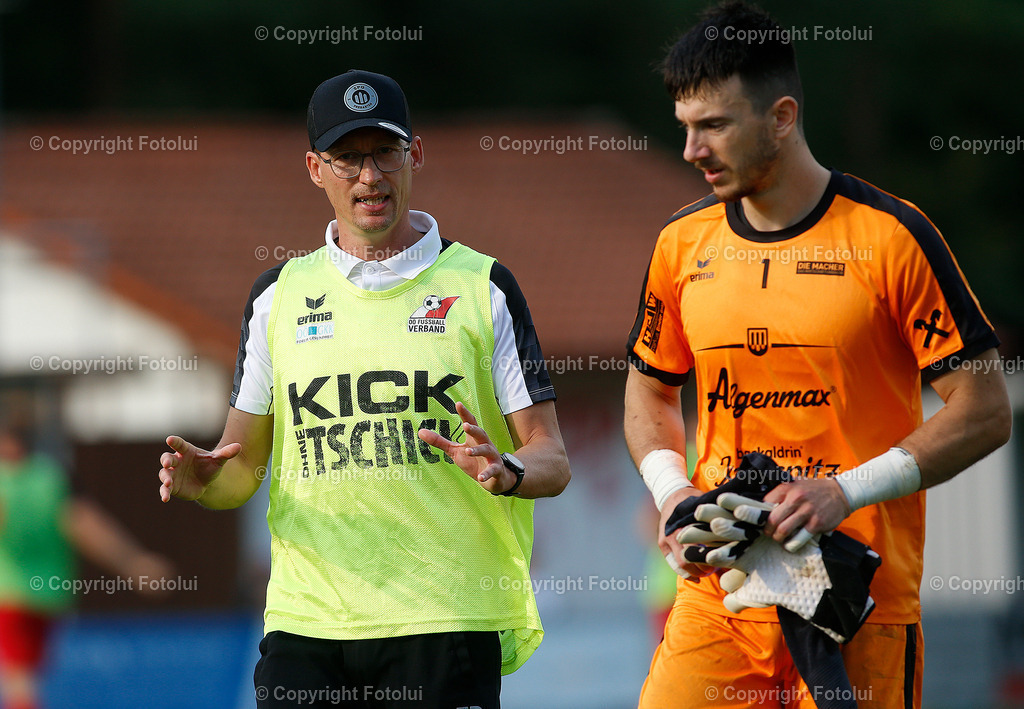 A_LUI_16082025_23 | SPORT,FUSSBALL,LT1 OOE LIGA ASKOE OEDT 1B-SPG ALGENMAX PREGARTEN 16.08.2025 IM BILD:TRAINER ROBERT LENZ UND MATEJ LUKSCH (BEIDE PREGARTEN) FOTO :FOTOLUI