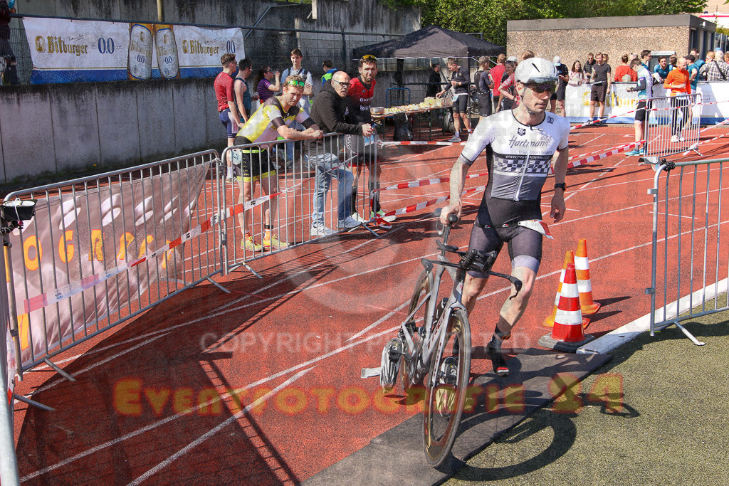 220424_1126_EV8_9004 | Sportfotografie im Rhein-Sieg Kreis, Köln, Bonn, NRW, Rheinland Pfalz, Hessen, etc. Unser Tätigkeitsfeld umfasst den Laufsport vom Volkslauf über den Marathon, Duathlon, Triathon bis zum Ultralauf wie Kölnpfad Ultra oder Schindertrail.